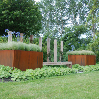 Dikdörtgen Corten Çelik Ekici Metal Stand Saksı