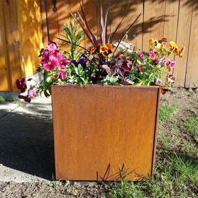 890 * 720 * 440mm Büyük Açık Metal Ekici Corten Saksı hava direnci