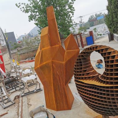 Park Dekorasyonu için 175cm Paslı Metal Bahçe Süsleri Corten Çelik Heykel