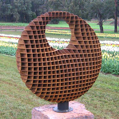 Üç Boyutlu Küre Şekli ile Corten Çelik Büyük Metal Bahçe Heykelleri